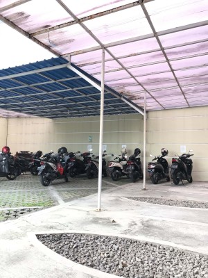 Tempat Parkir
