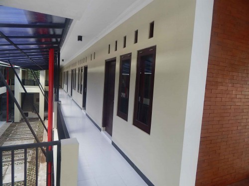 Kamar luas 4x5 mtr